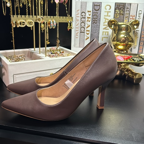 Brown and Black Heels, 2 pairs - Picture 4 of 4